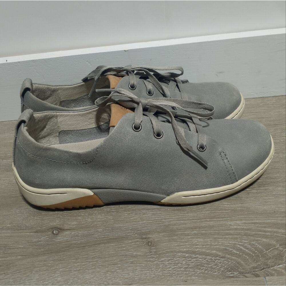 Dansko Woman's Gray Nubuck Leather Size 38 (7.5/8) Lace Up Sneaker